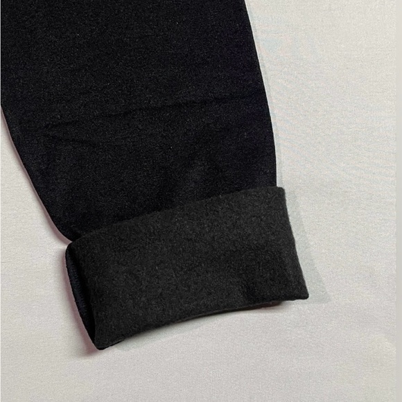Lemon Fleece Lined Black Leggings NWOT - Picture 3 of 3